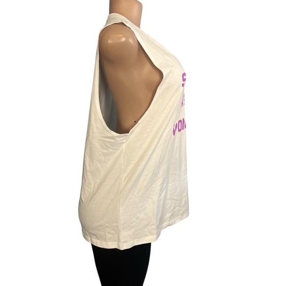 3/$30 🍂 Fabletics International Women's Day Muscle Tank - Picture 3 of 8